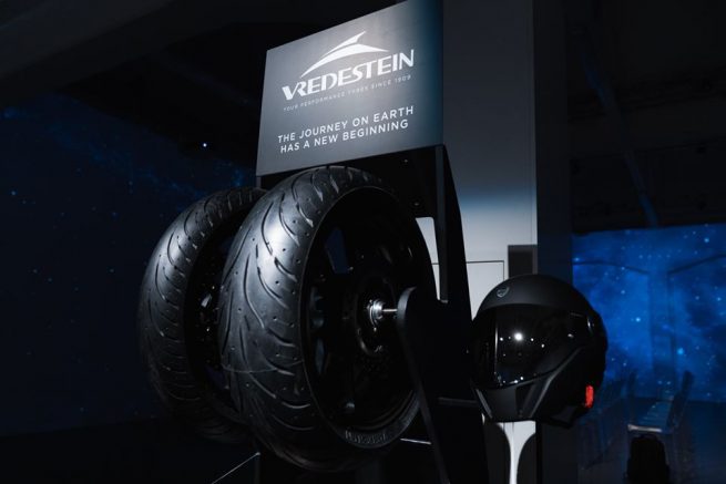 BRAND-PRODUCT-DESIGN-ESPOSITORE-VREDESTEIN-EICMA-2019-david mazzocchi design -STUDIO-4